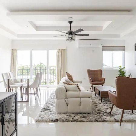 Luxe City Oasis 2Br With Rooftop Pool And Gym Kingston Bagian luar foto