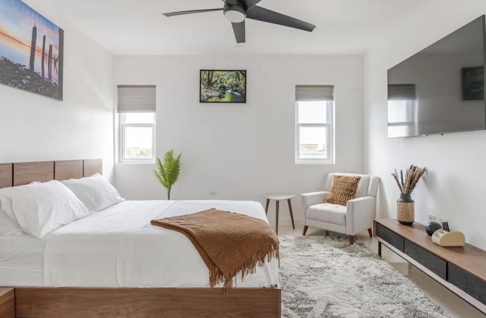 Luxe City Oasis 2Br With Rooftop Pool And Gym Kingston Bagian luar foto