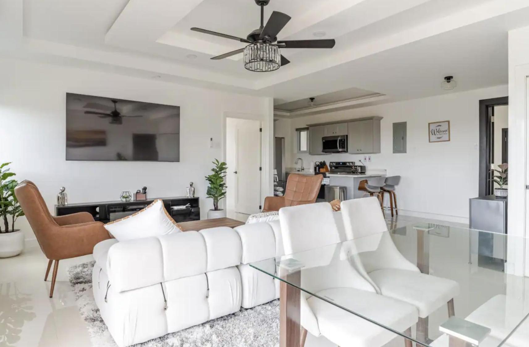 Luxe City Oasis 2Br With Rooftop Pool And Gym Kingston Bagian luar foto