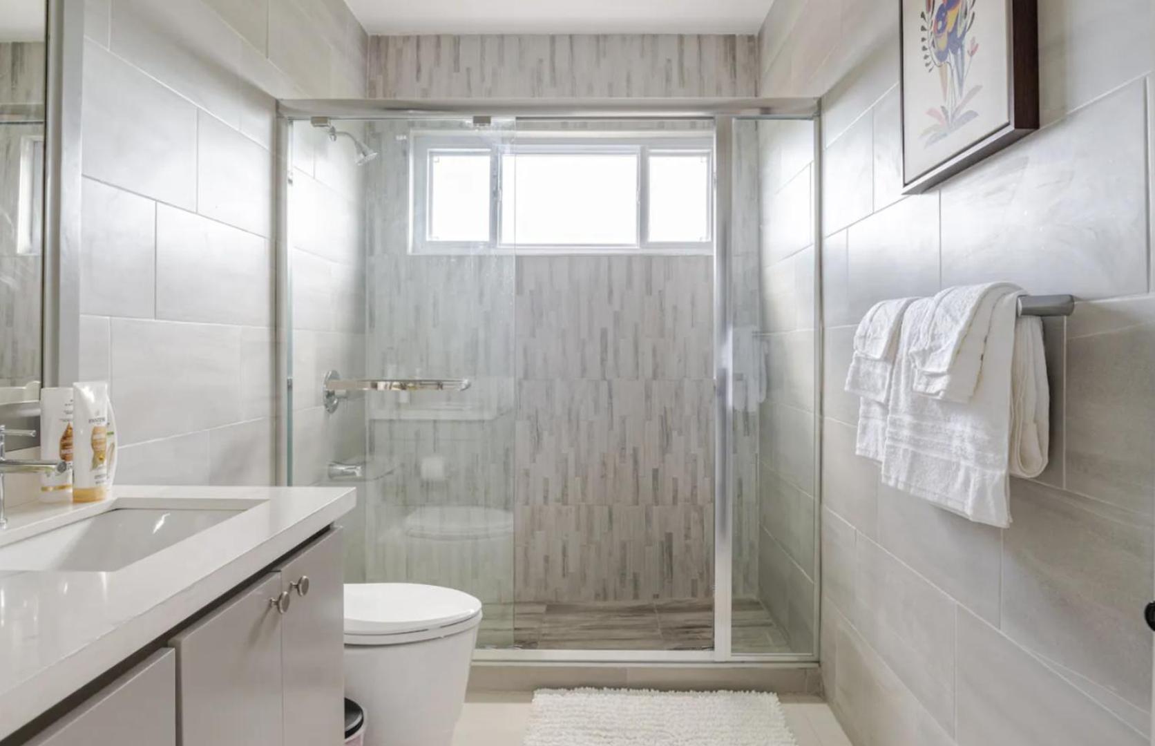 Luxe City Oasis 2Br With Rooftop Pool And Gym Kingston Bagian luar foto